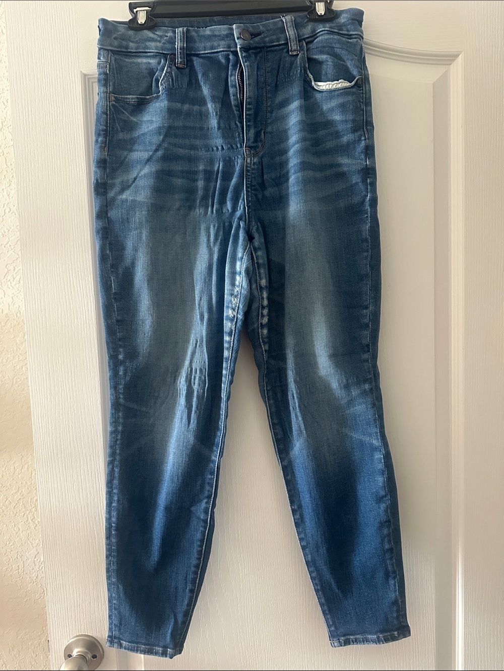 American Eagle Outfitters High-Rise Blue Washed Women's Jeans